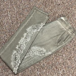 Style 2 tone colored green high waste Leggings.
 - Size Tall small